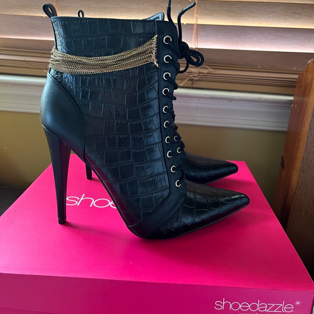 Shoe Dazzle Black Croc Heeled Boots with Gold Chains